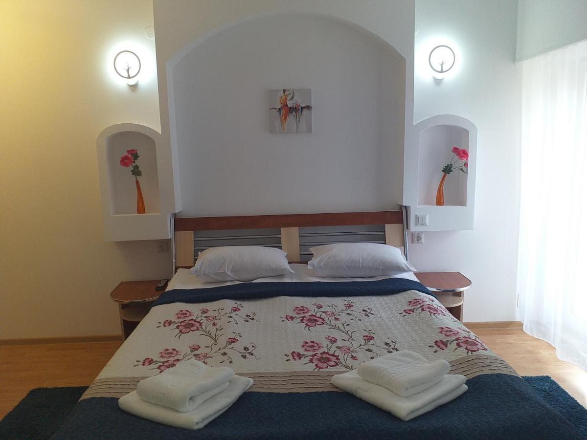 Miraj Hotel Azuga Buitenkant foto