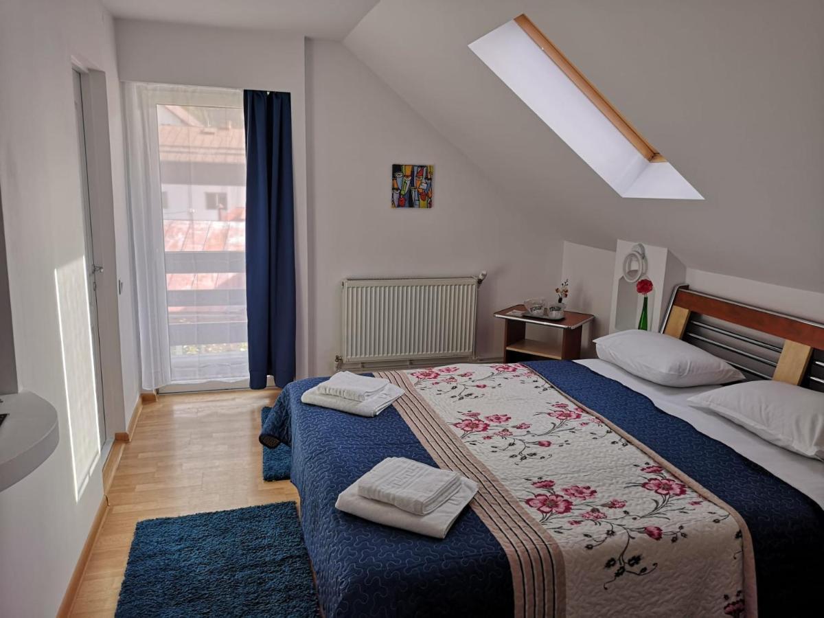 Miraj Hotel Azuga Buitenkant foto